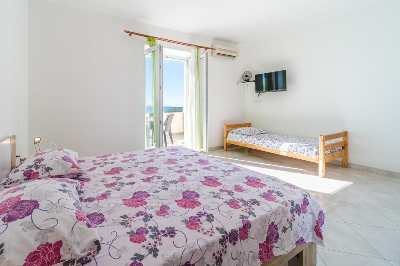 Beach Paradise Apartments 珀德垂那 外观 照片