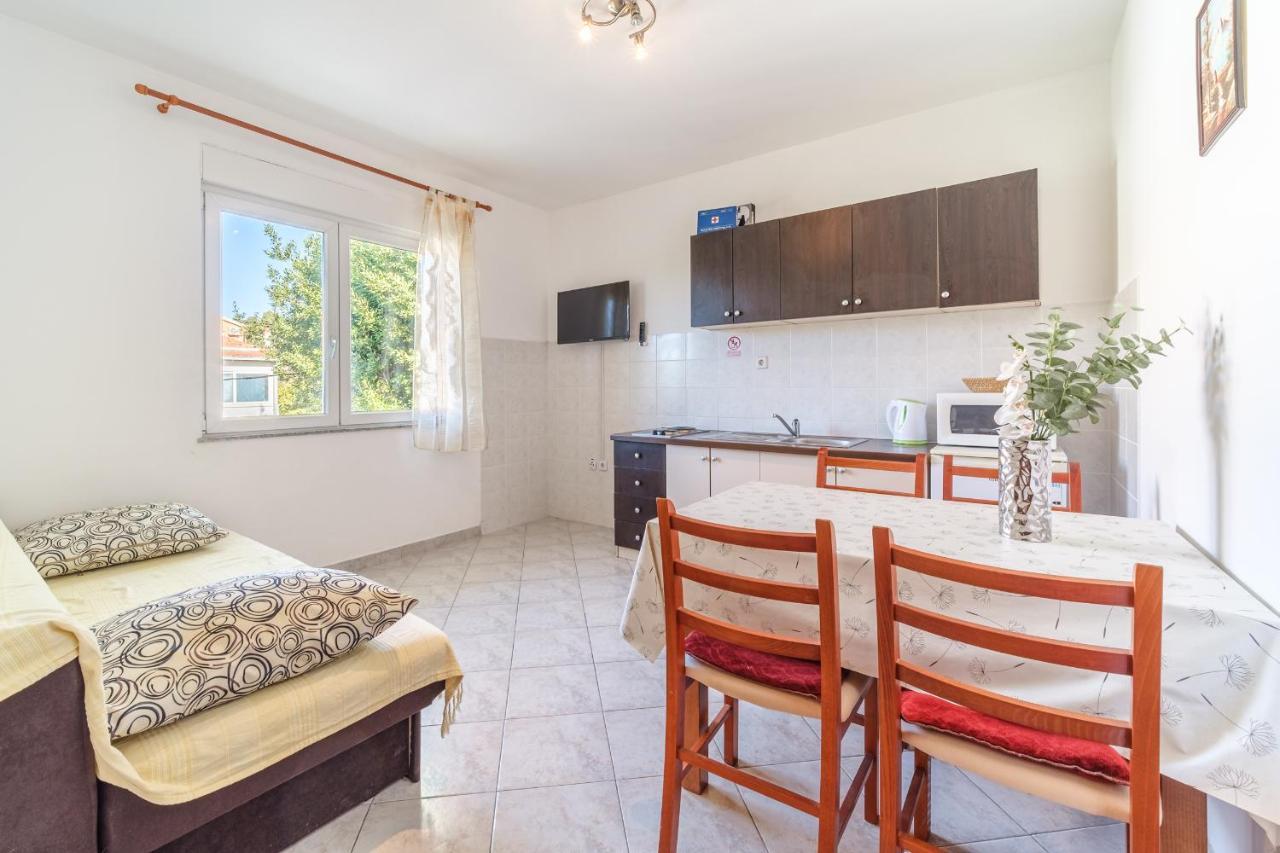 Beach Paradise Apartments 珀德垂那 外观 照片