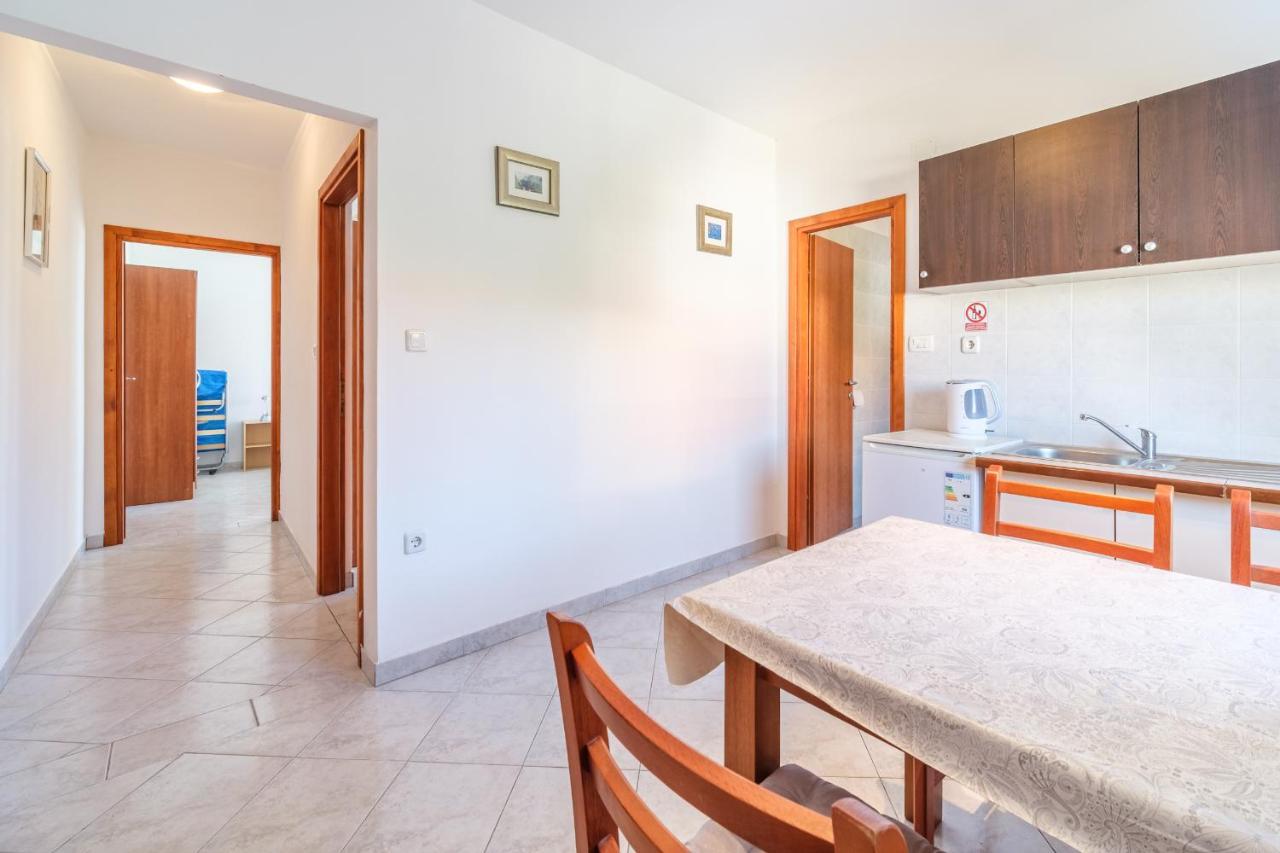 Beach Paradise Apartments 珀德垂那 外观 照片