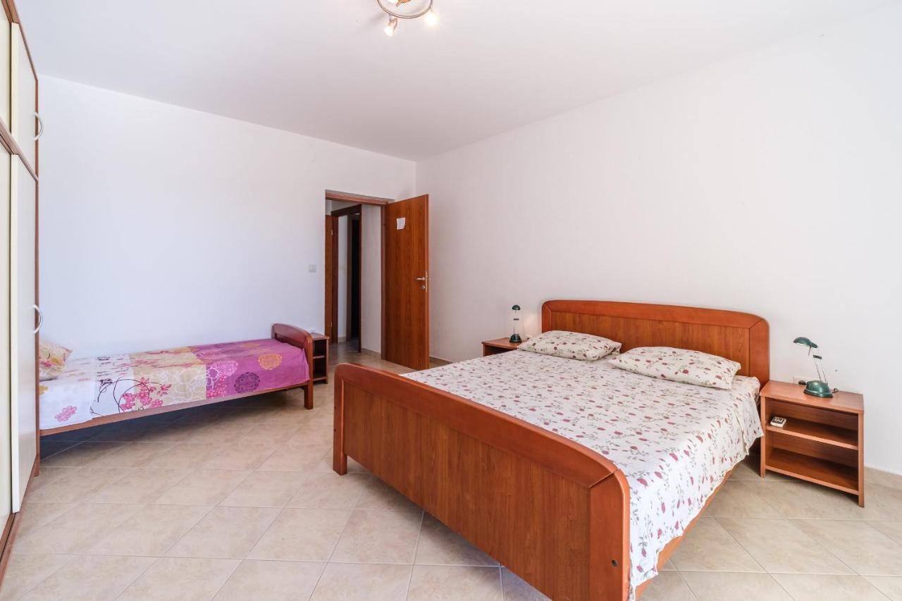 Beach Paradise Apartments 珀德垂那 外观 照片
