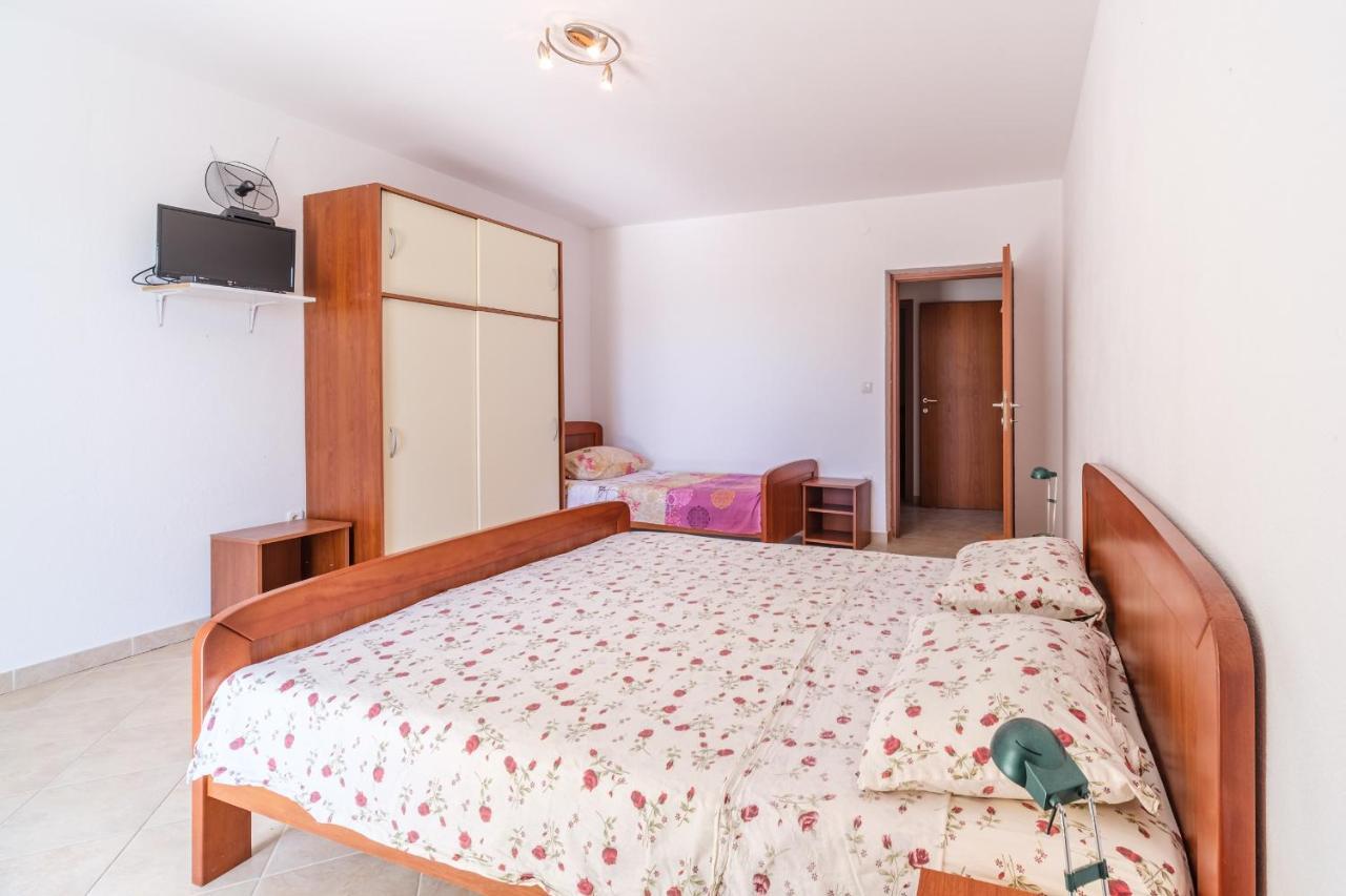 Beach Paradise Apartments 珀德垂那 外观 照片