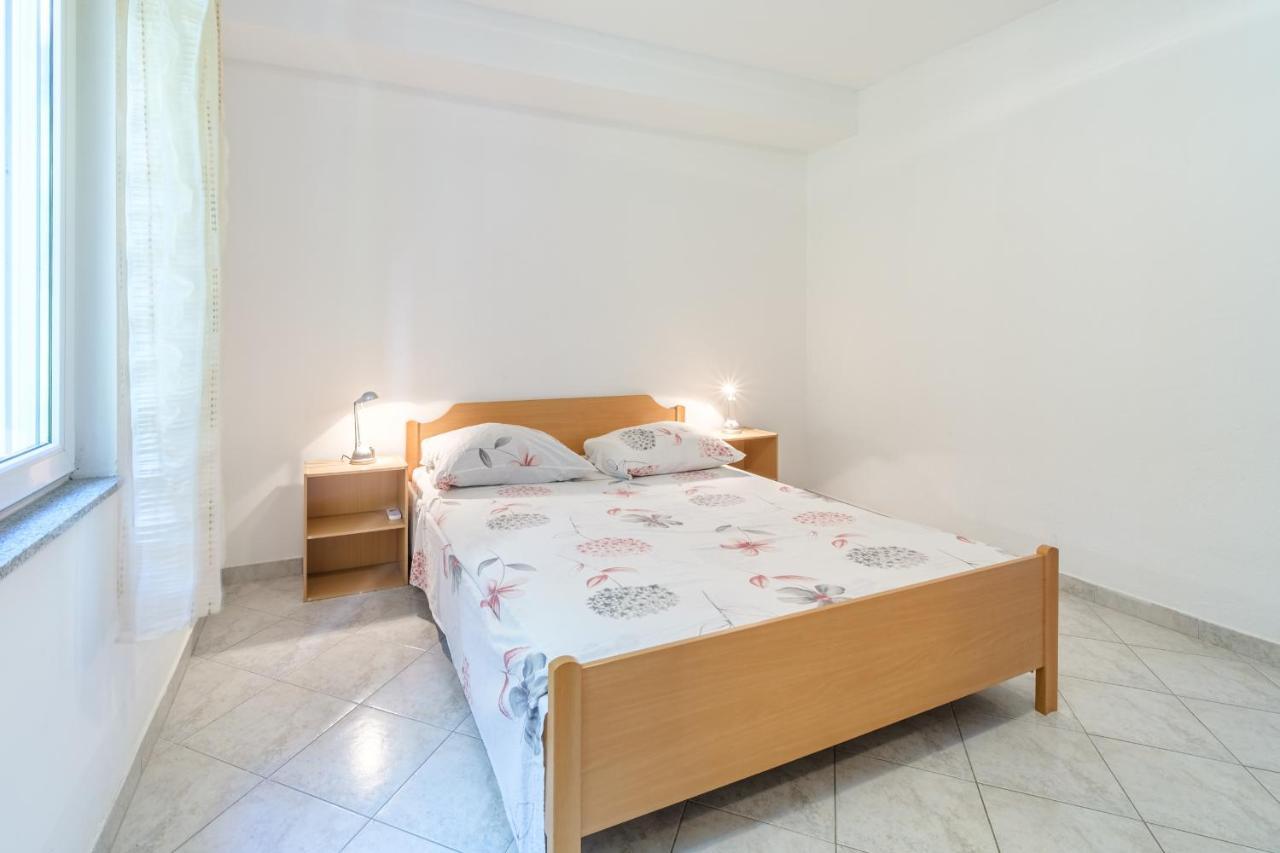 Beach Paradise Apartments 珀德垂那 外观 照片