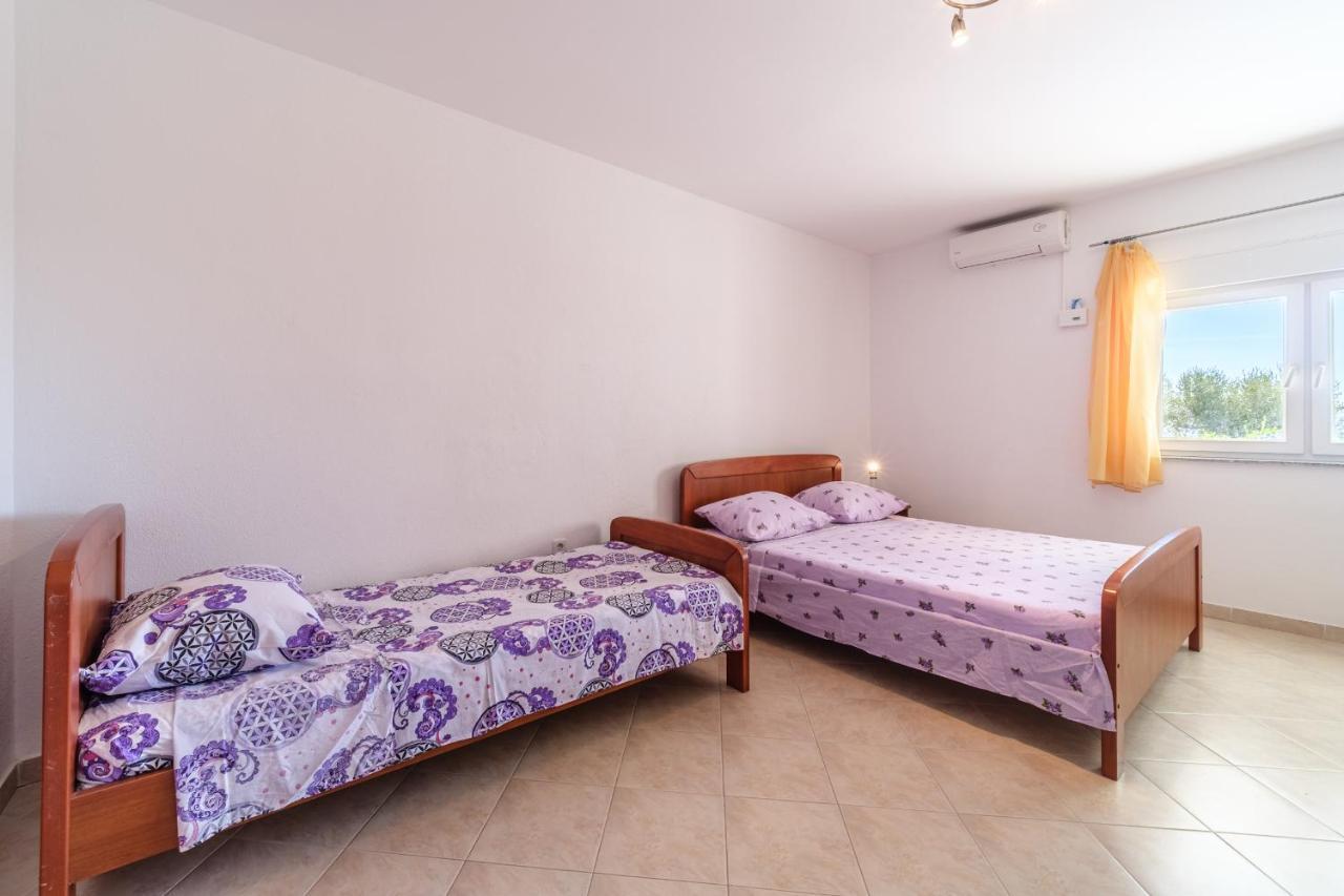 Beach Paradise Apartments 珀德垂那 外观 照片
