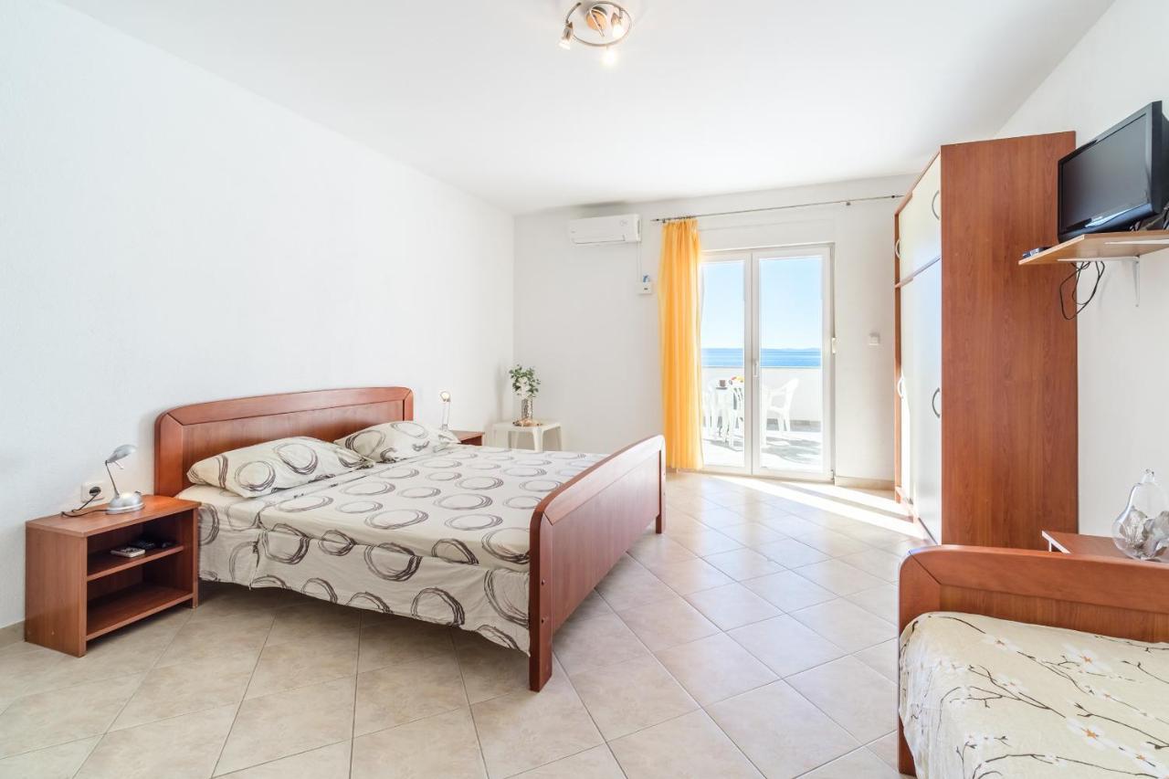 Beach Paradise Apartments 珀德垂那 外观 照片
