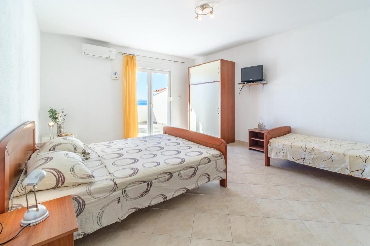 Beach Paradise Apartments 珀德垂那 外观 照片
